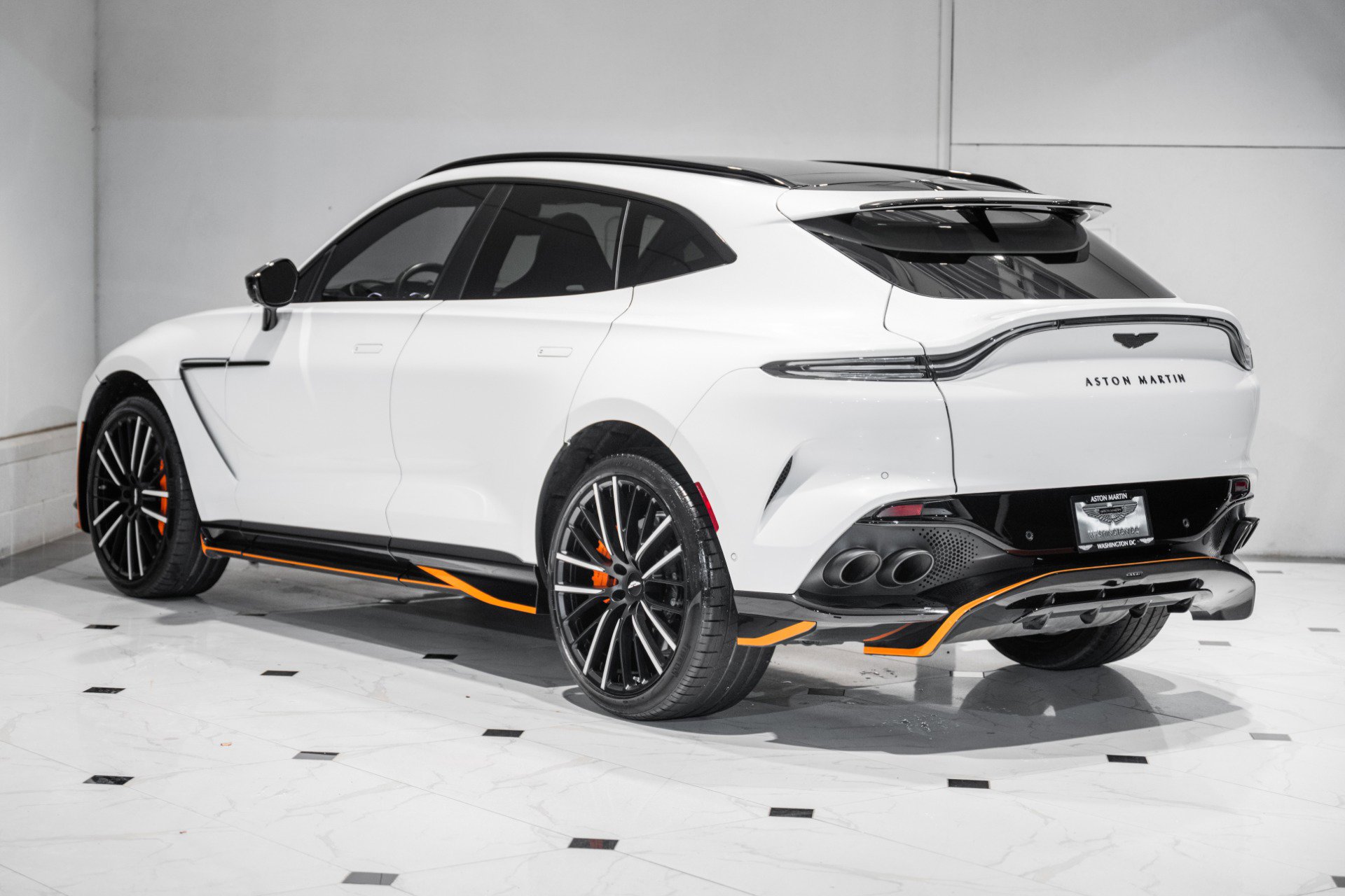 Used 2023 Aston Martin DBX 707 image 2