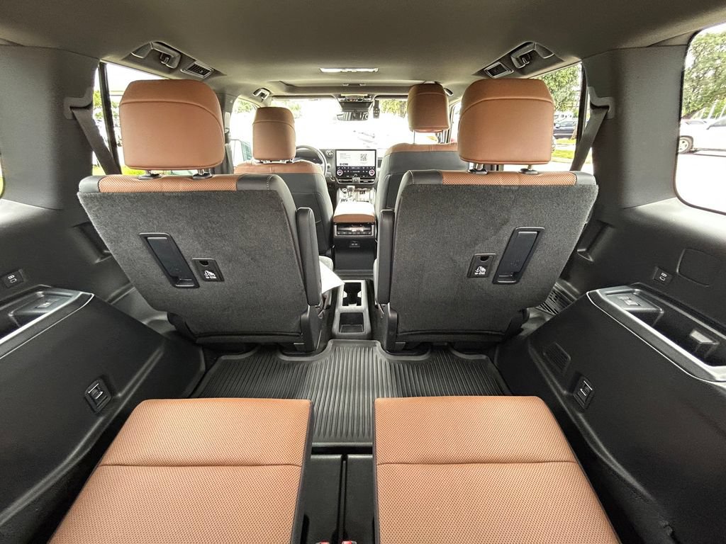 Used 2025 Lexus GX 550 w/ Accessory Package (2T) AWD/4WD image 17