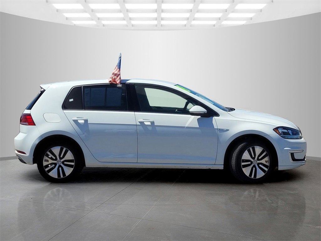 Used 2018 Volkswagen e-Golf SE image 3