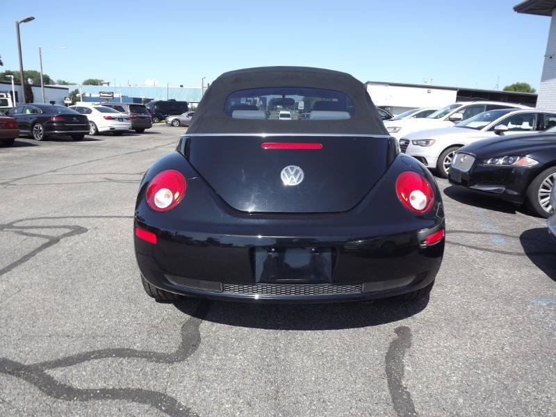 Used 2010 Volkswagen Beetle Convertible FWD image 7