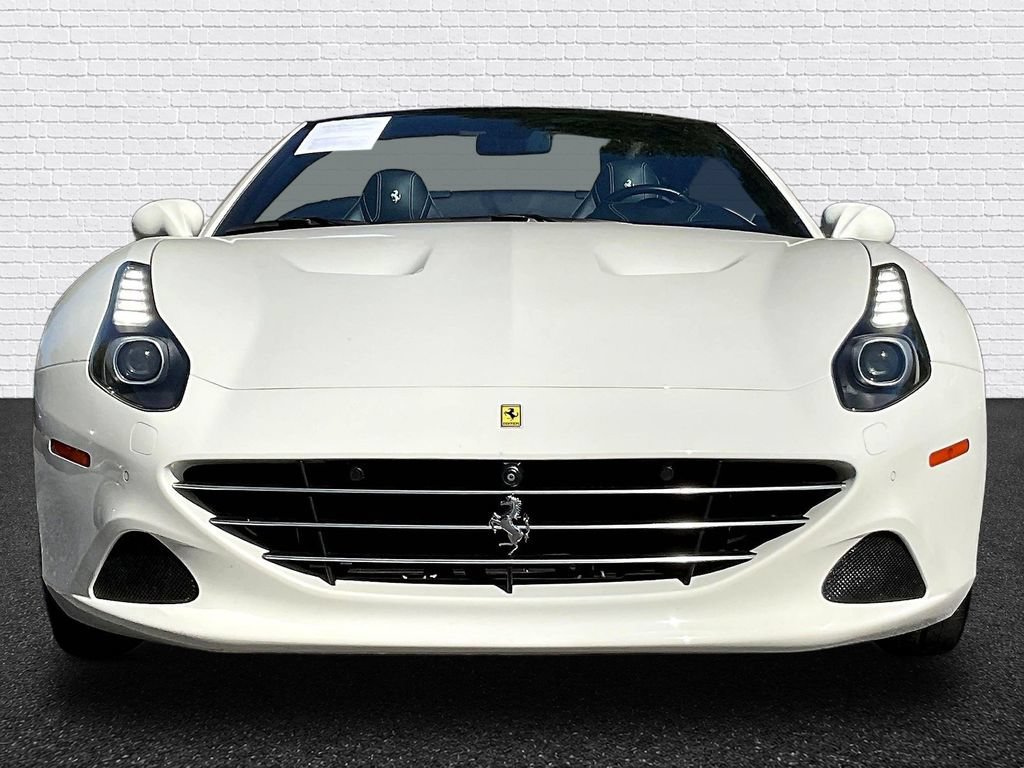 Used 2016 Ferrari California T RWD image 2