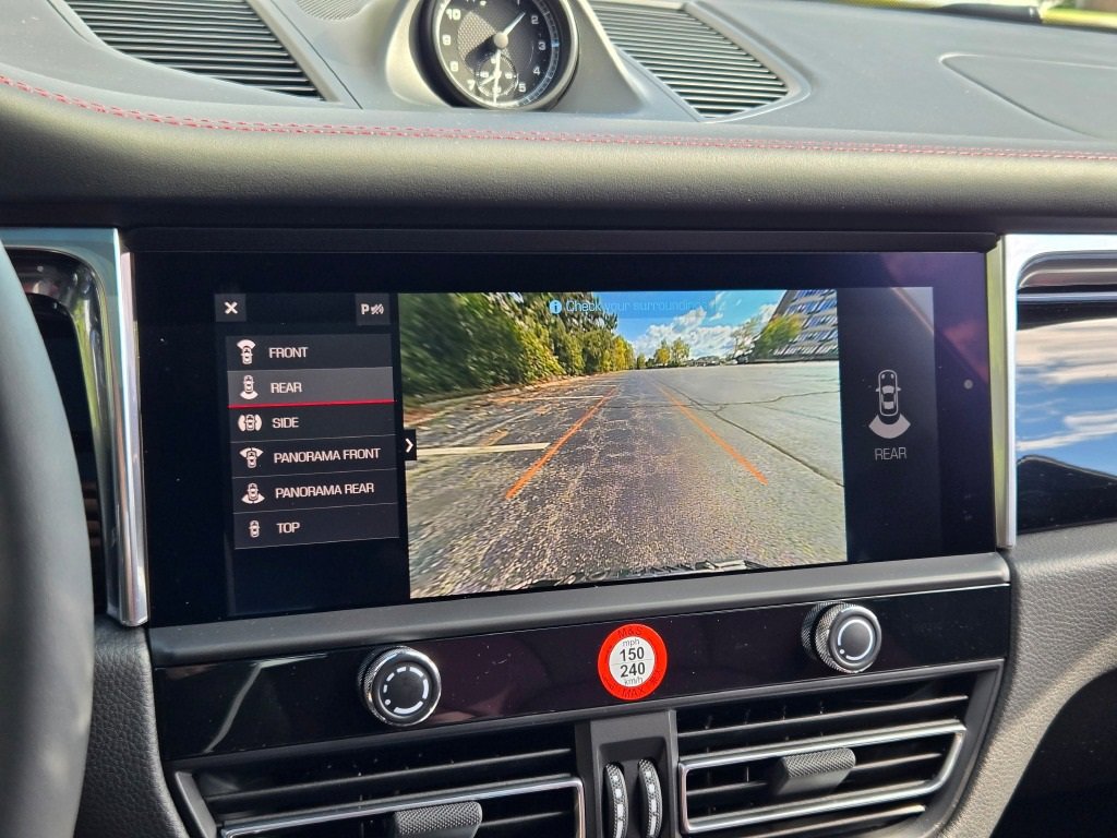 New 2026 Porsche Macan image 25