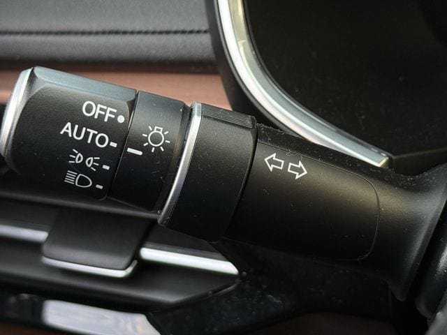 Used 2023 Acura MDX SH-AWD w/ Technology Package image 21