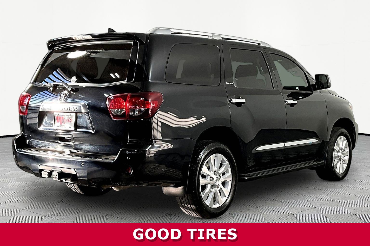 Used 2020 Toyota Sequoia Platinum w/ Preferred Accessory Package AWD/4WD image 6