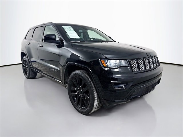 Used 2019 Jeep Grand Cherokee Altitude image 3