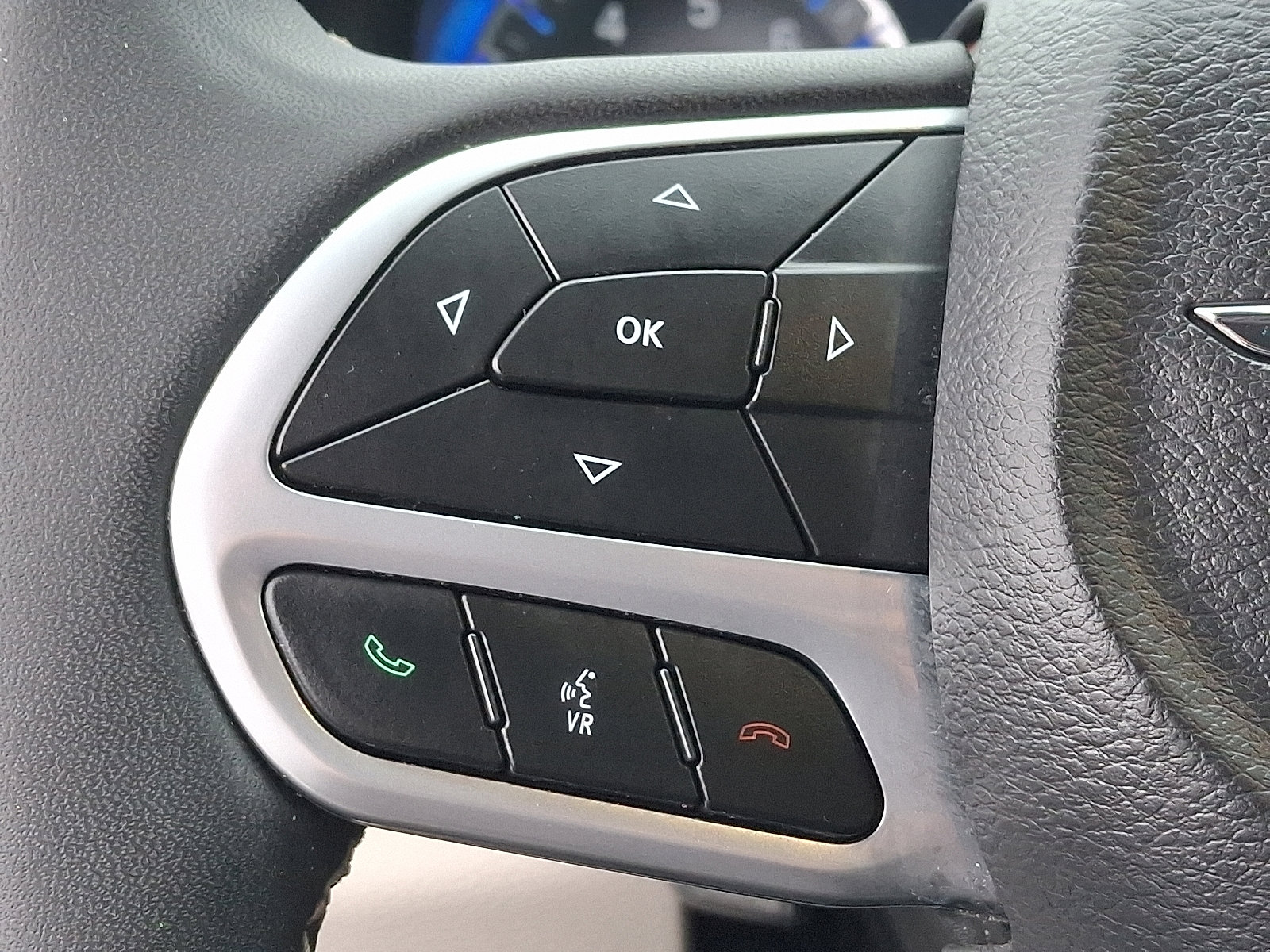 Certified 2023 Chrysler Pacifica Touring-L image 21