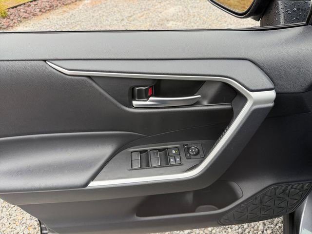 Used 2023 Toyota RAV4 XLE w/ Convenience Package image 11