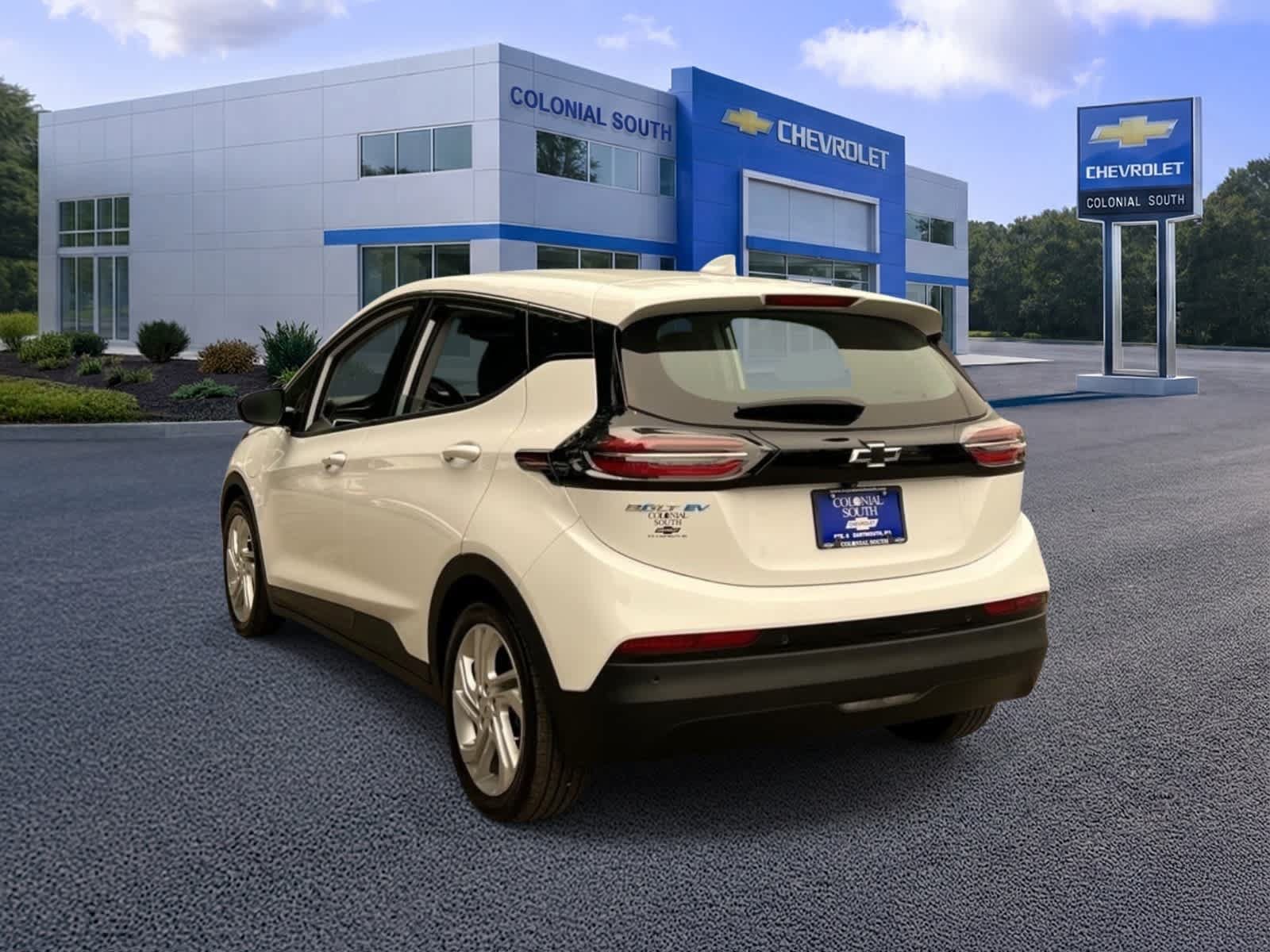 Certified 2023 Chevrolet Bolt LT w/ Driver Confidence Package FWD image 4