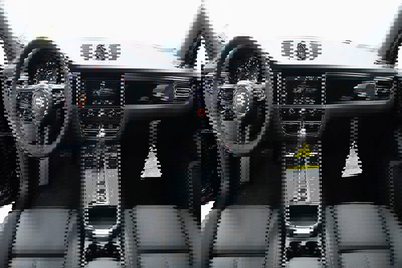 Certified 2026 Porsche Macan image 13