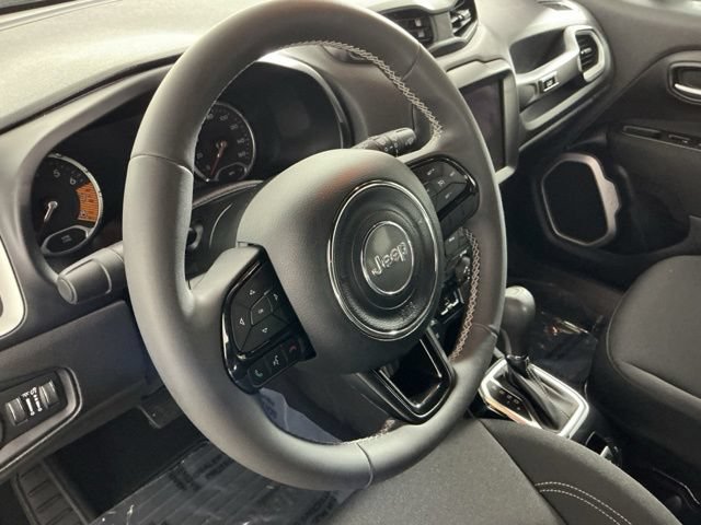 Used 2021 Jeep Renegade Latitude AWD/4WD image 36
