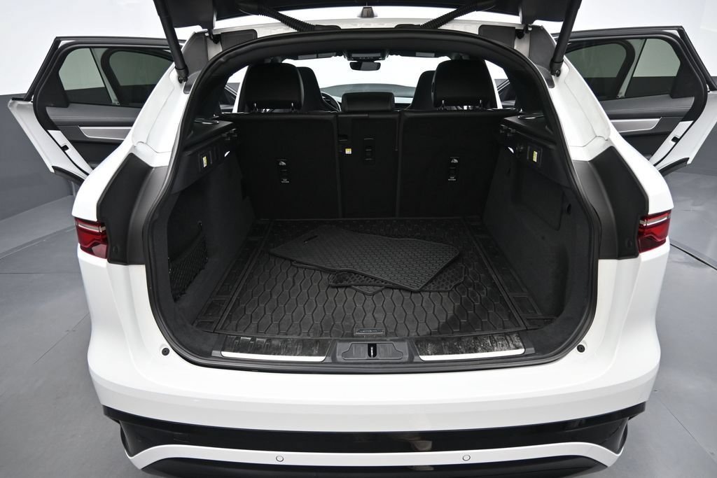 Certified 2024 Jaguar F-PACE R-Dynamic S AWD/4WD image 15