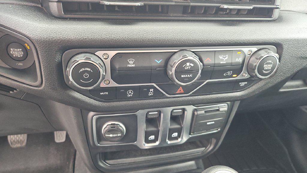 Used 2025 Jeep Wrangler Sport AWD/4WD image 12