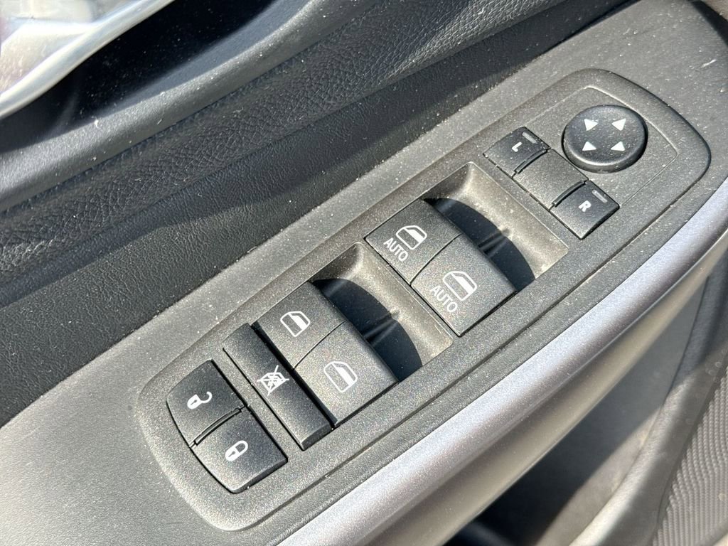 Used 2021 Jeep Cherokee Limited image 13