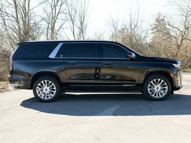 Used 2023 Cadillac Escalade ESV Premium Luxury image 11