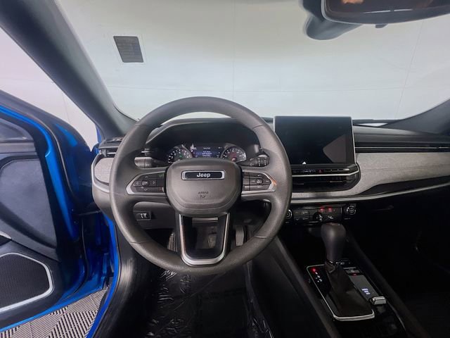 Used 2023 Jeep Compass Sport AWD/4WD image 14