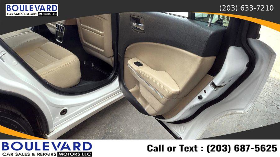 Used 2013 Dodge Charger SE w/ Sport Appearance Group image 31