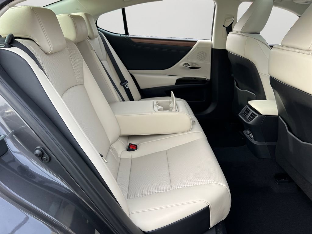 Certified 2025 Lexus ES 350 w/ Premium Package image 6
