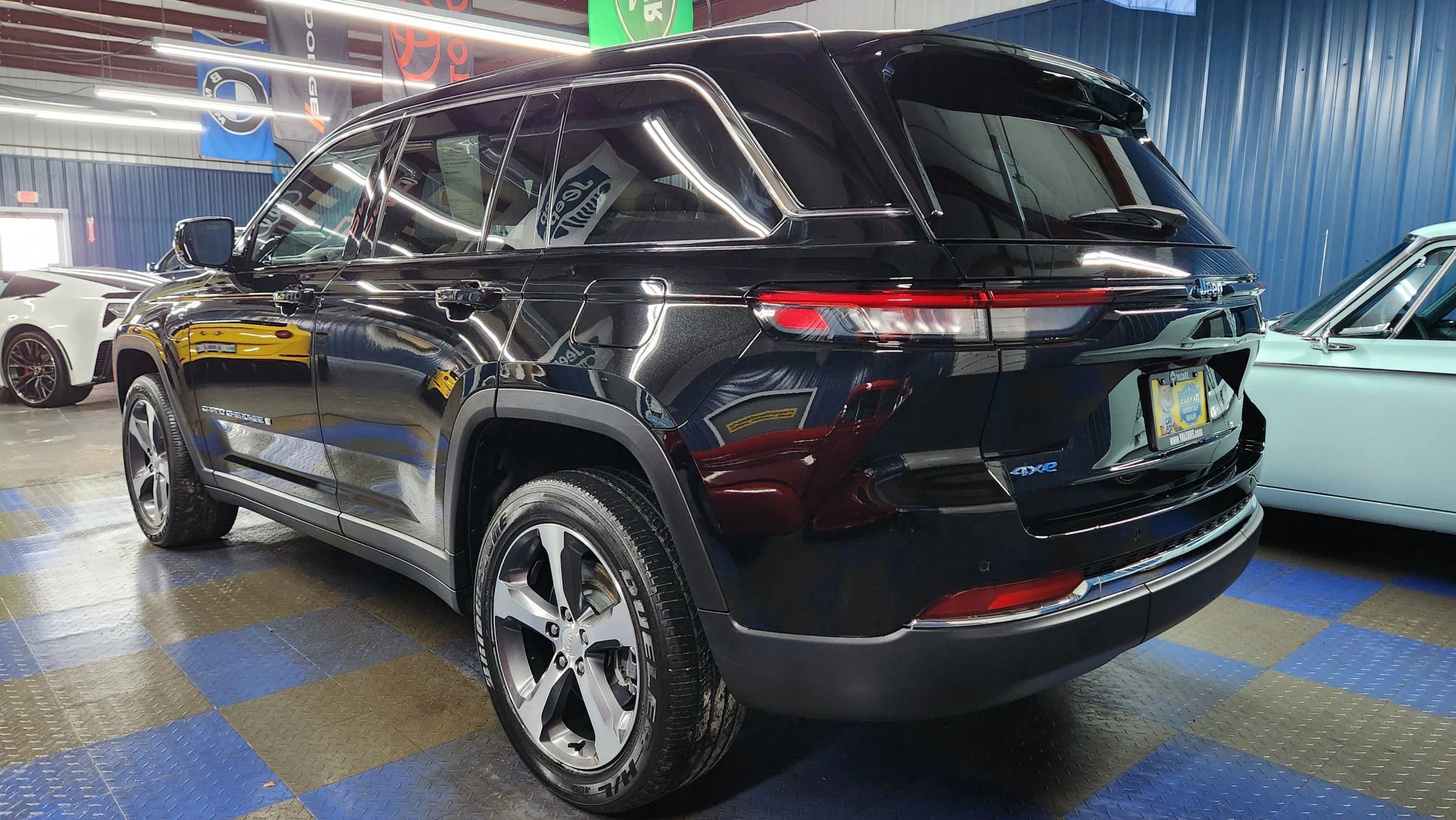 Used 2022 Jeep Grand Cherokee Limited 4xe image 4