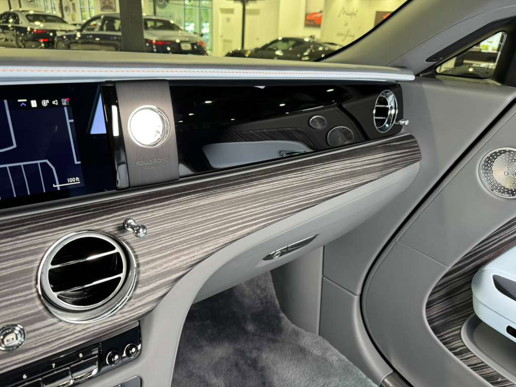 Used 2024 Rolls-Royce Spectre w/ Spectre Launch Package image 31