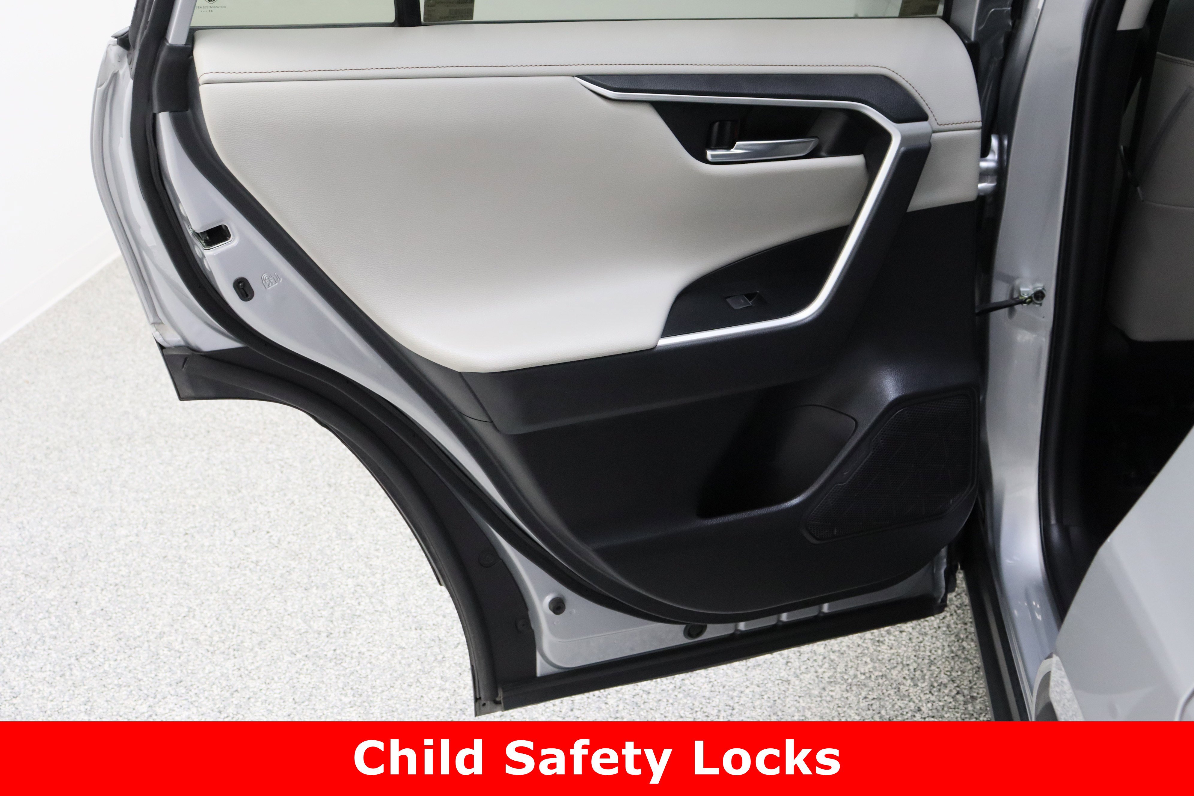 Certified 2022 Toyota RAV4 Limited FWD image 28
