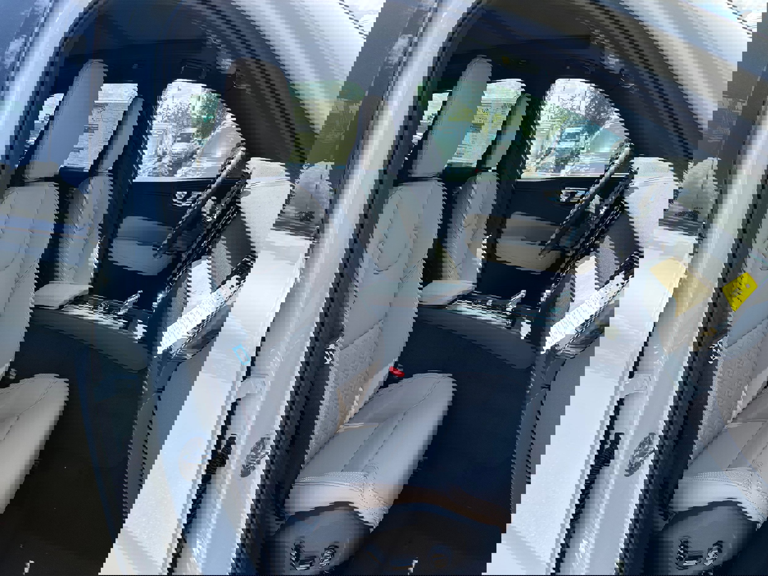 New 2026 Volvo XC60 B5 Core w/ Climate Package image 8