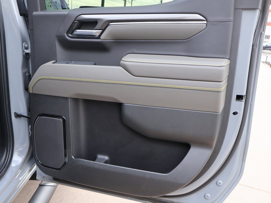 Used 2024 Chevrolet Silverado 1500 ZR2 w/ Technology Package image 16