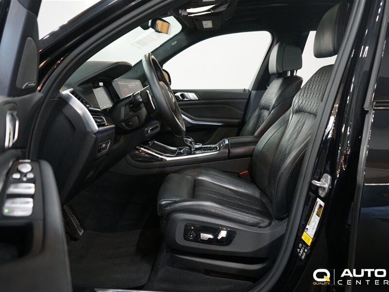 Used 2021 BMW X7 M50i AWD/4WD image 19