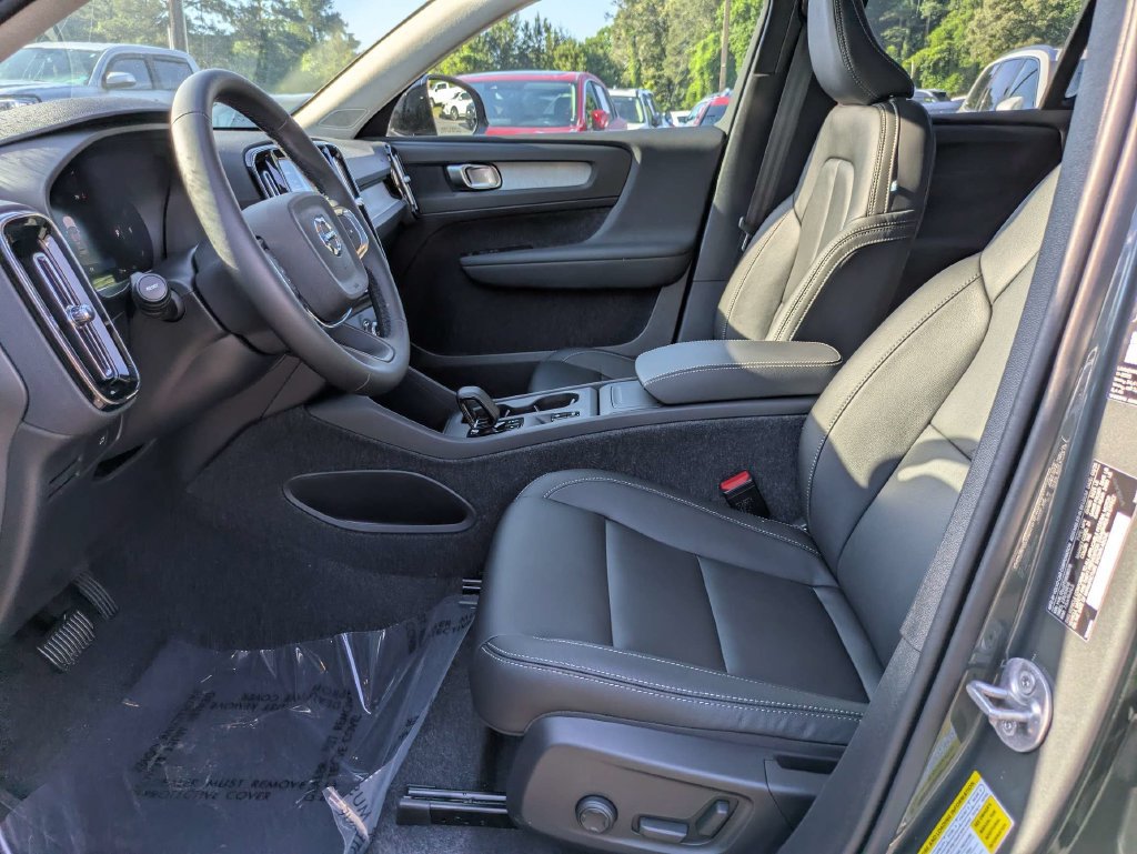 New 2026 Volvo XC40 B5 Core AWD/4WD image 22