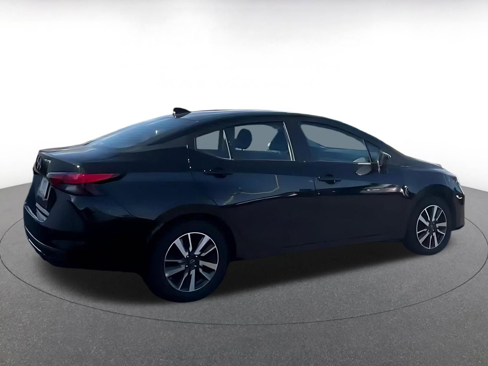 Used 2025 Nissan Versa SV FWD image 7