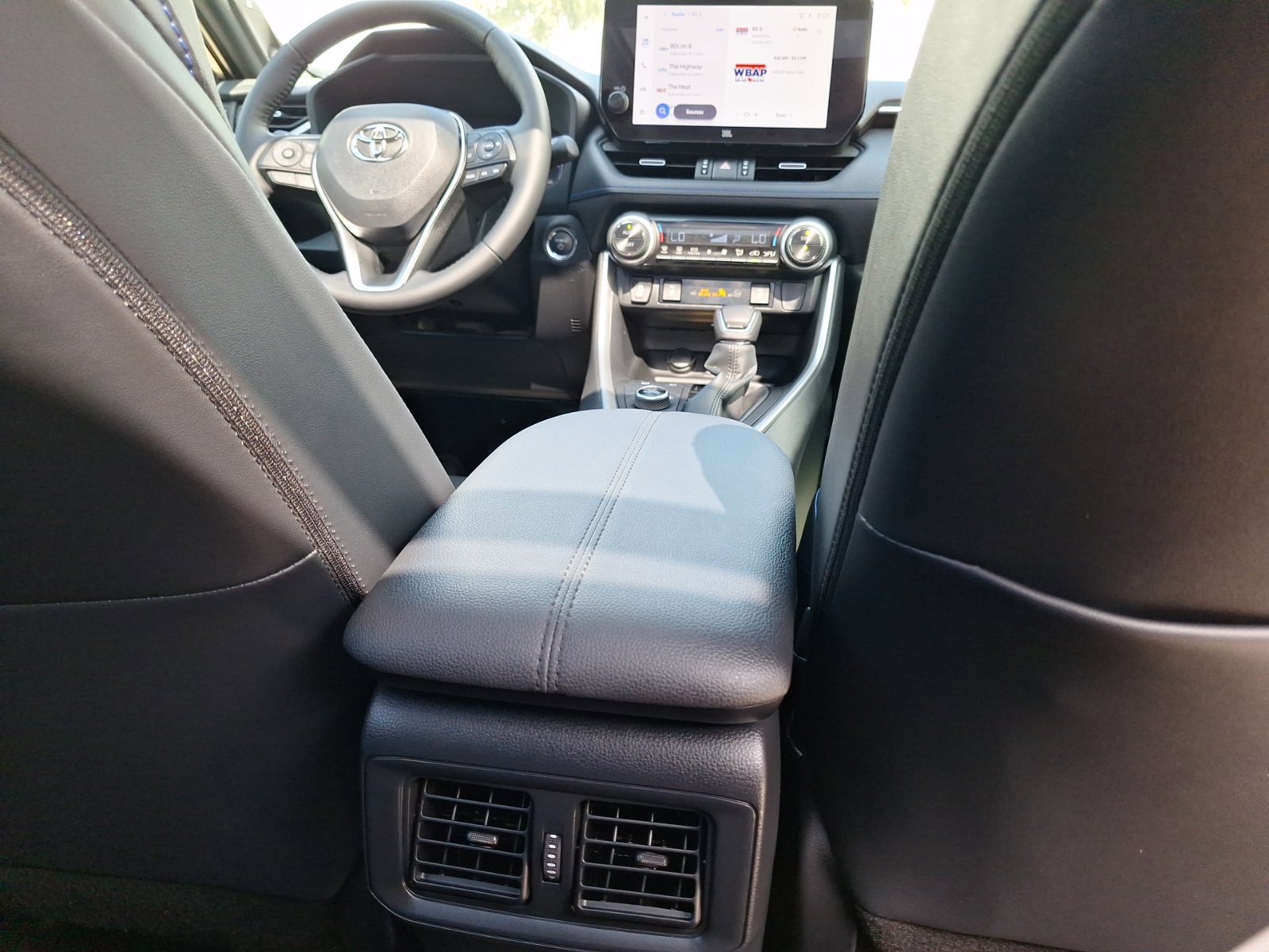 Used 2025 Toyota RAV4 XSE w/ Advanced Technology Package AWD/4WD image 33