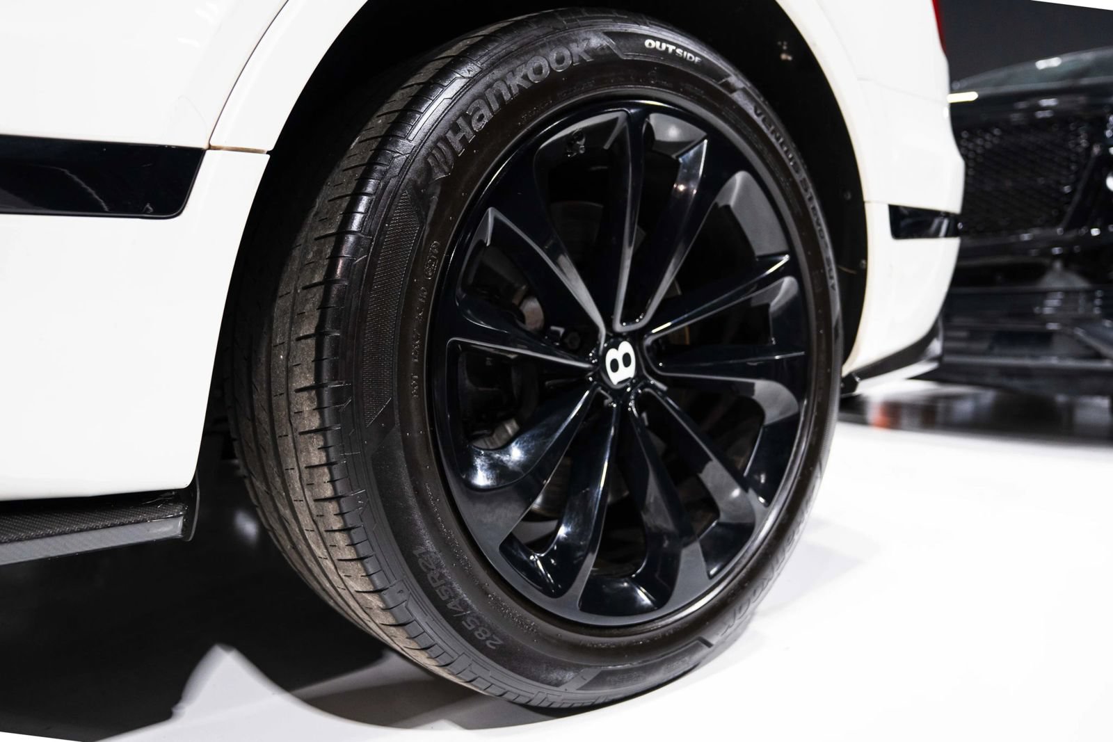 Used 2019 Bentley Bentayga AWD/4WD image 52