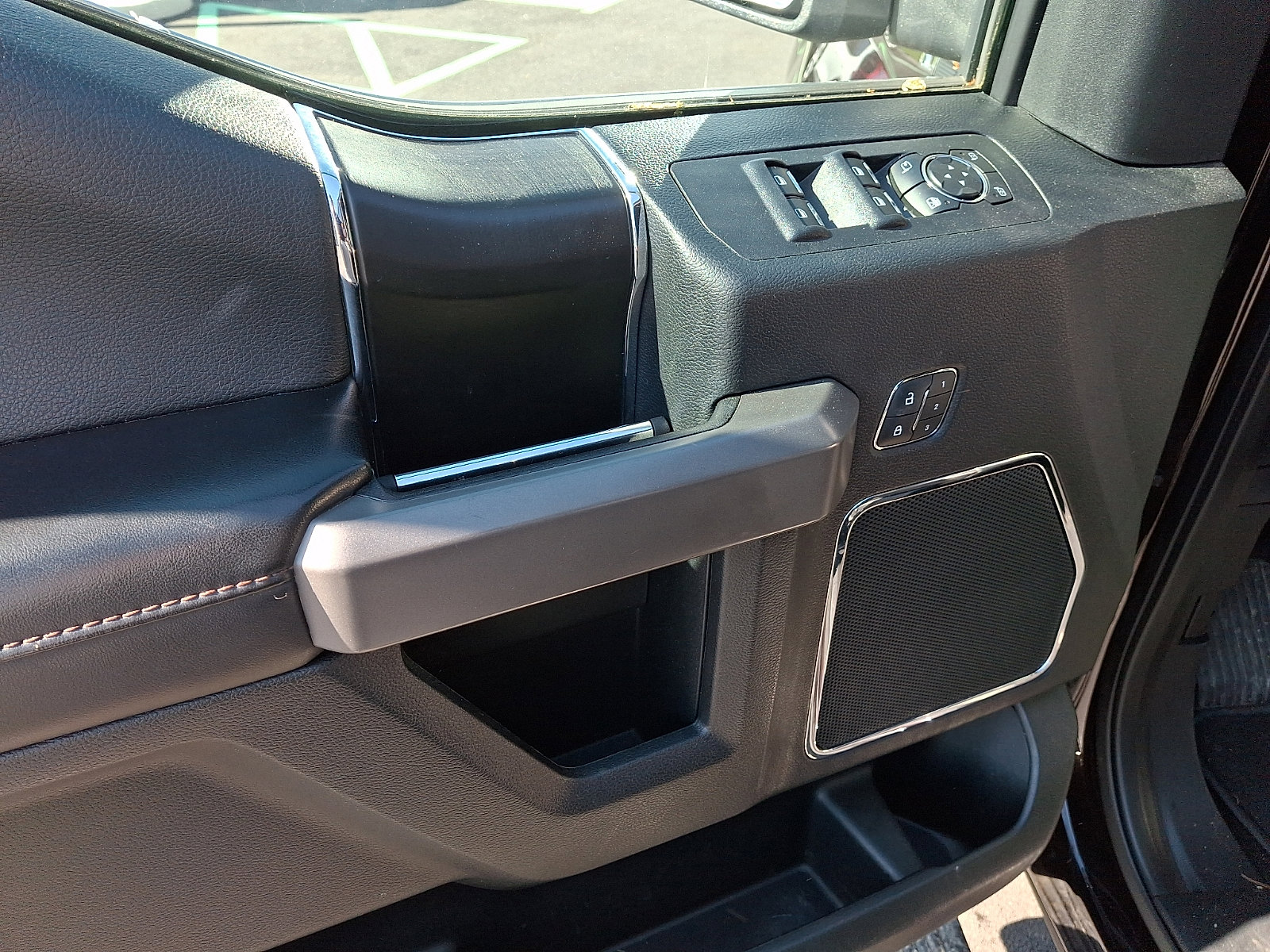 Used 2019 Ford F150 Platinum AWD/4WD image 13