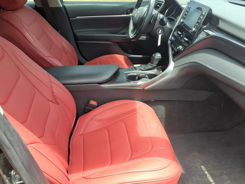 Used 2022 Toyota Camry SE FWD image 7
