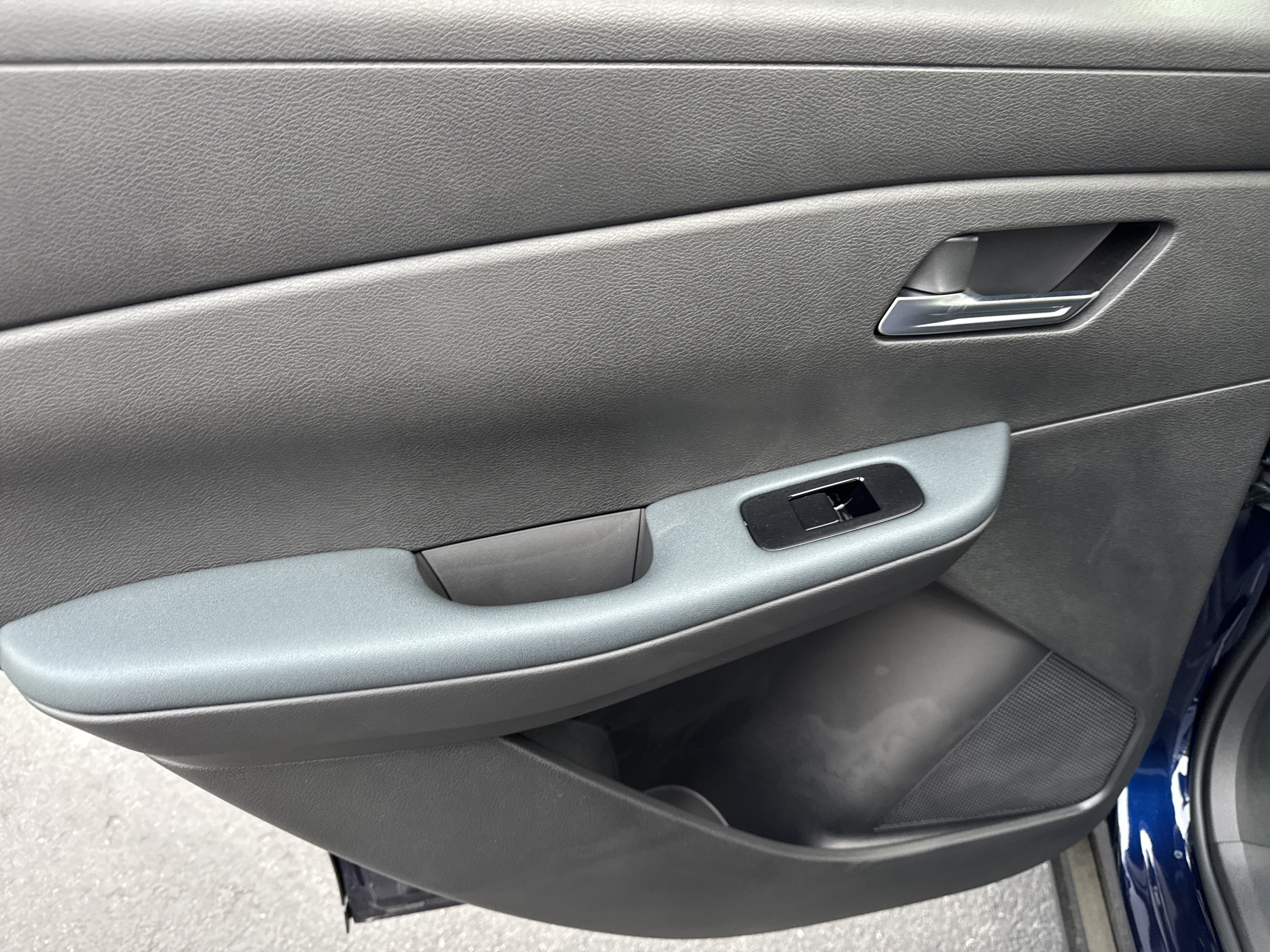 New 2026 Nissan Leaf w/ Floor Mat Package (S+) FWD image 8