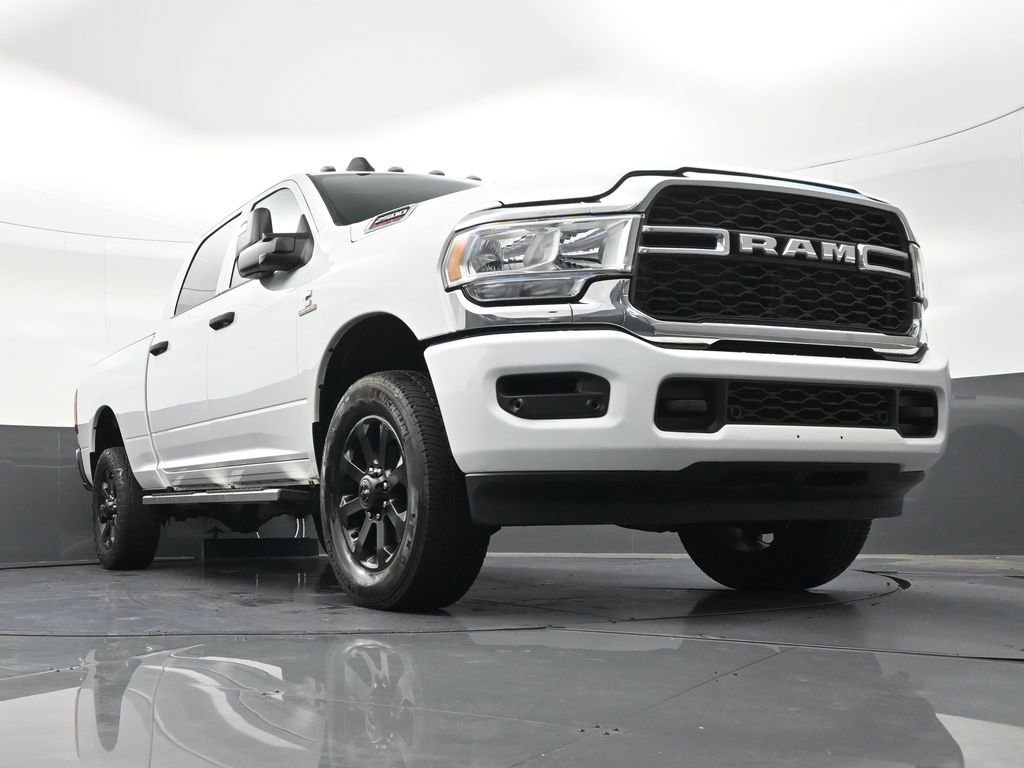 Used 2024 RAM 2500 Tradesman w/ Chrome Appearance Group AWD/4WD image 31