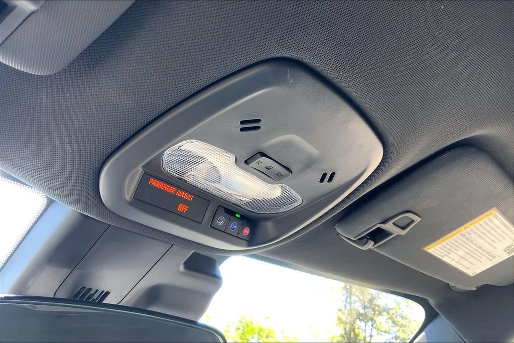 Used 2024 Chevrolet Trax RS FWD image 31