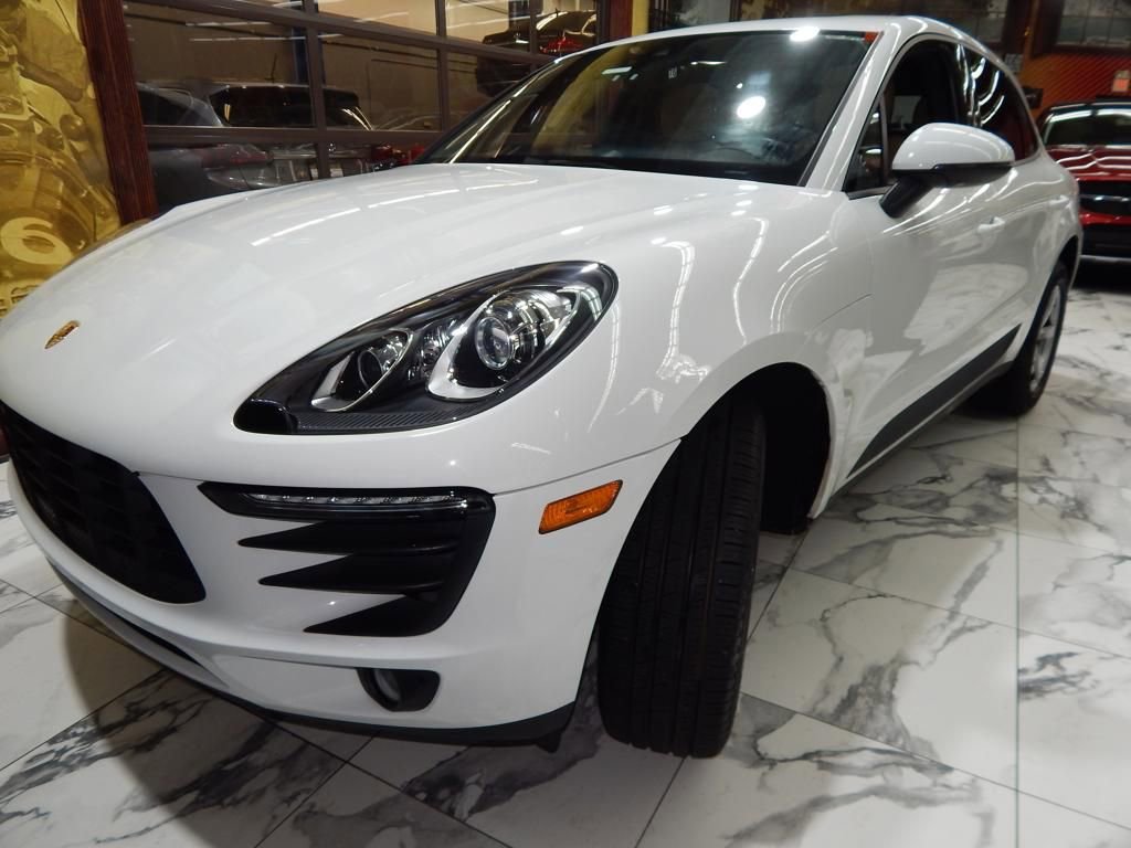 Used 2018 Porsche Macan AWD/4WD image 10