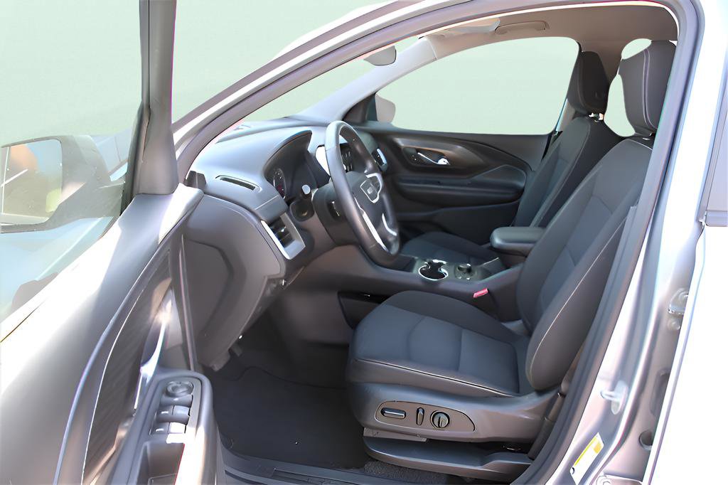 Used 2023 GMC Terrain SLE w/ Driver Convenience Package image 13