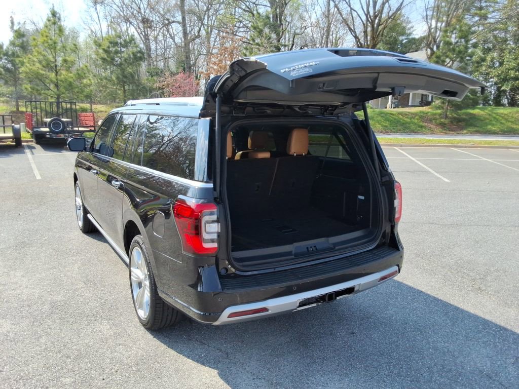 Used 2023 Ford Expedition Max Platinum RWD image 16