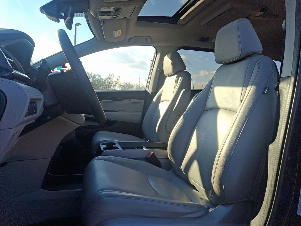 Used 2023 Honda Odyssey Touring image 13
