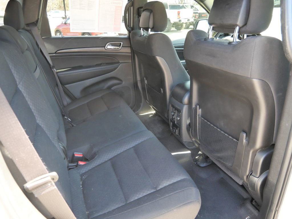 Used 2019 Jeep Grand Cherokee Laredo image 21
