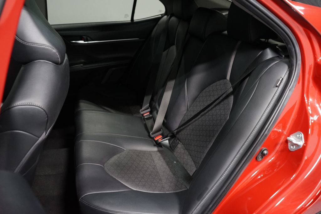 Used 2022 Toyota Camry XSE image 30