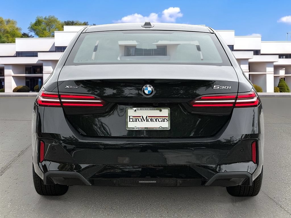 Used 2026 BMW 530i xDrive w/ M Sport Package AWD/4WD image 6