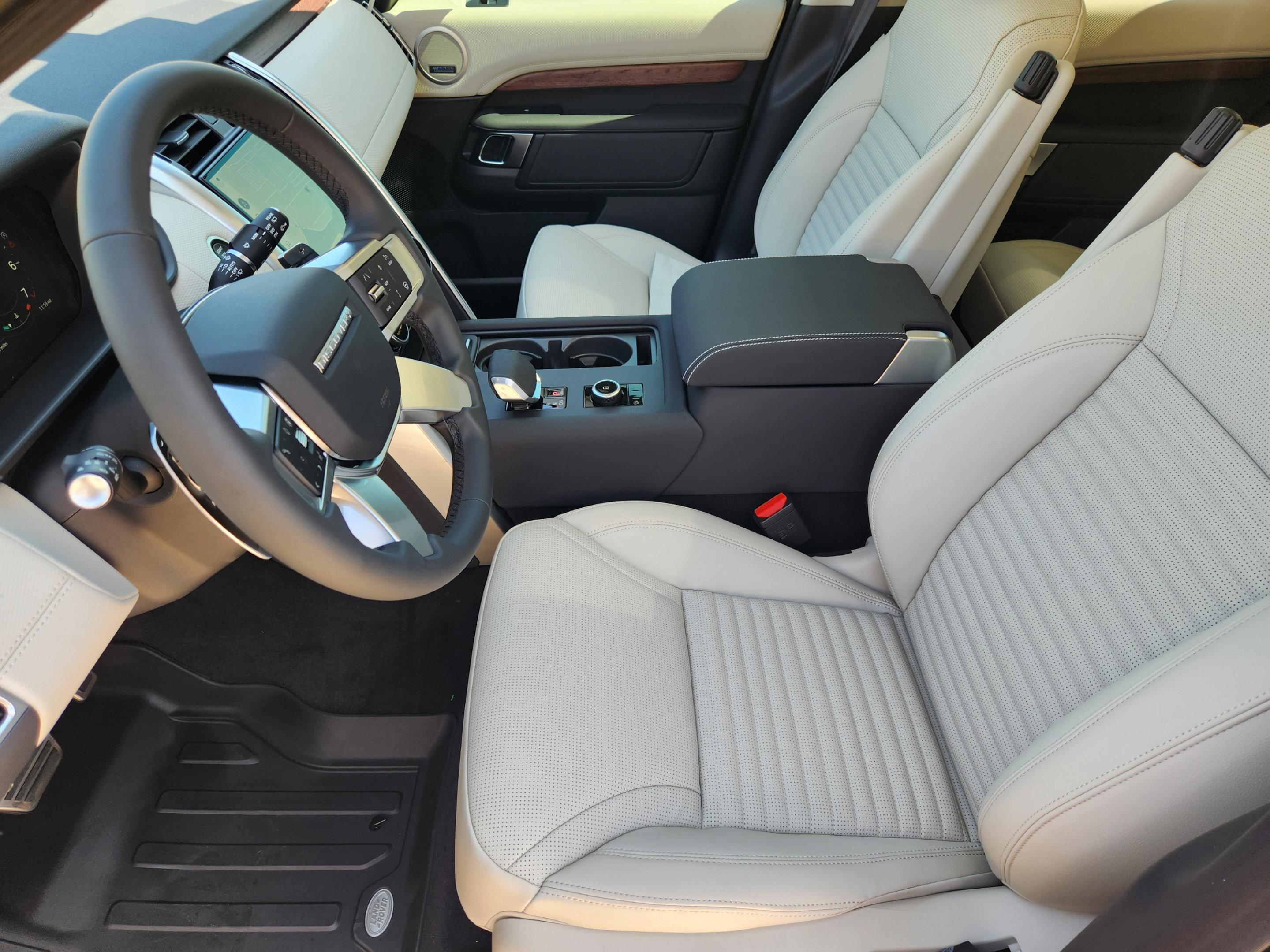 New 2026 Land Rover Discovery Dynamic SE AWD/4WD image 8