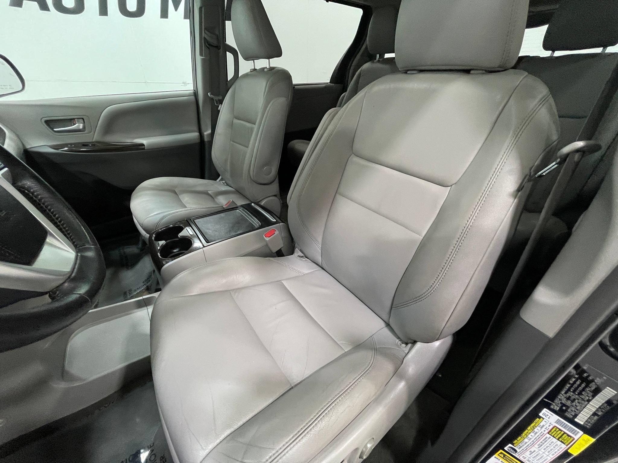Used 2017 Toyota Sienna XLE w/ XLE Navigation Package FWD image 13