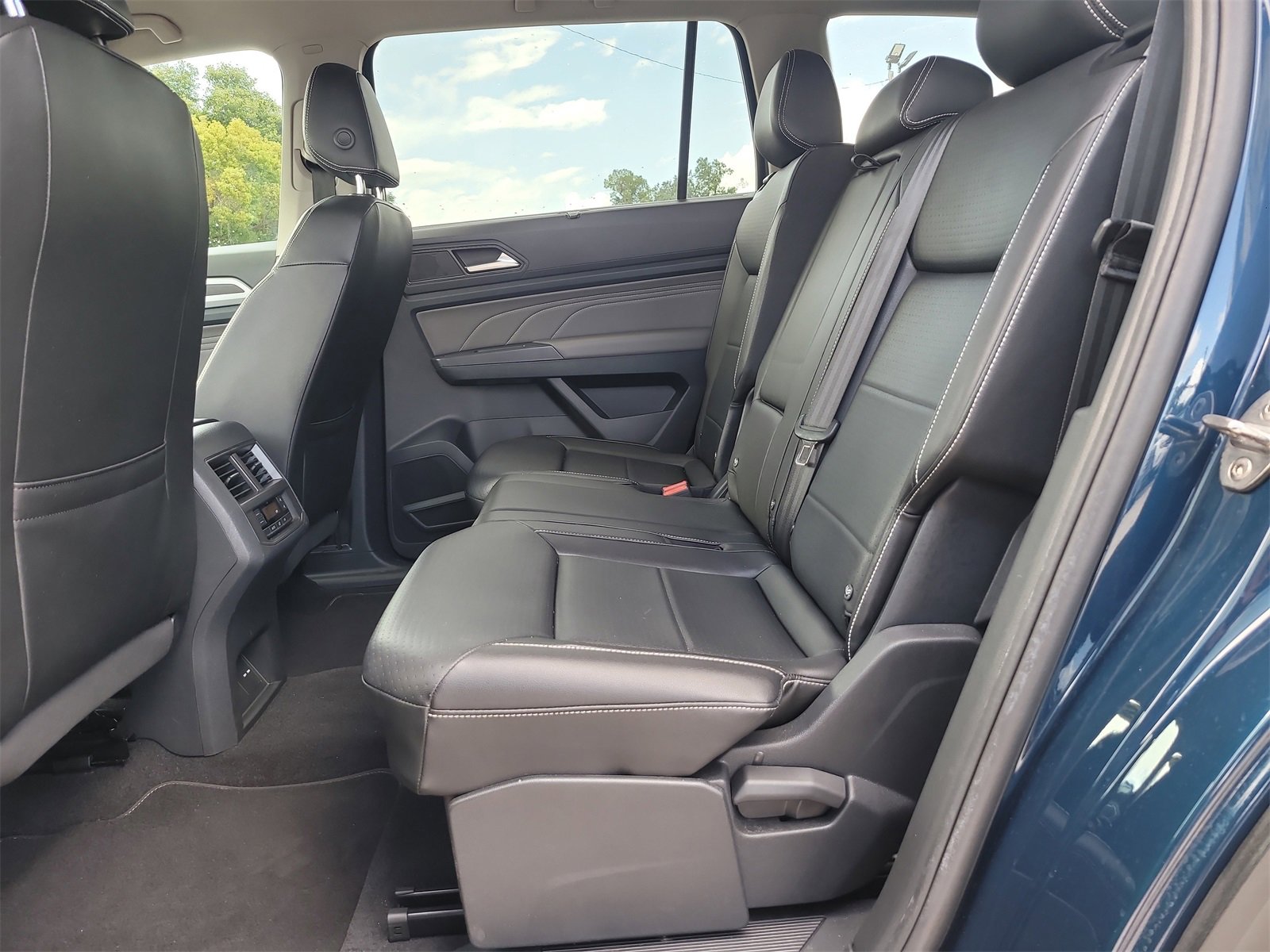 Used 2021 Volkswagen Atlas SE image 12