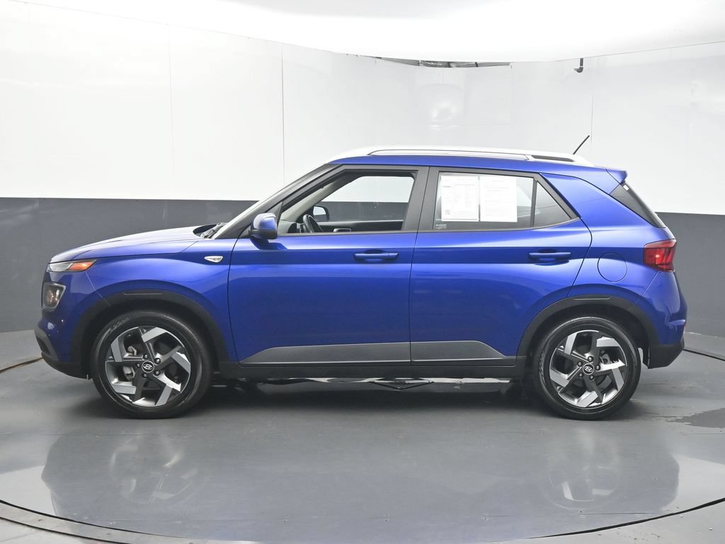 Used 2024 Hyundai Venue SEL FWD image 5