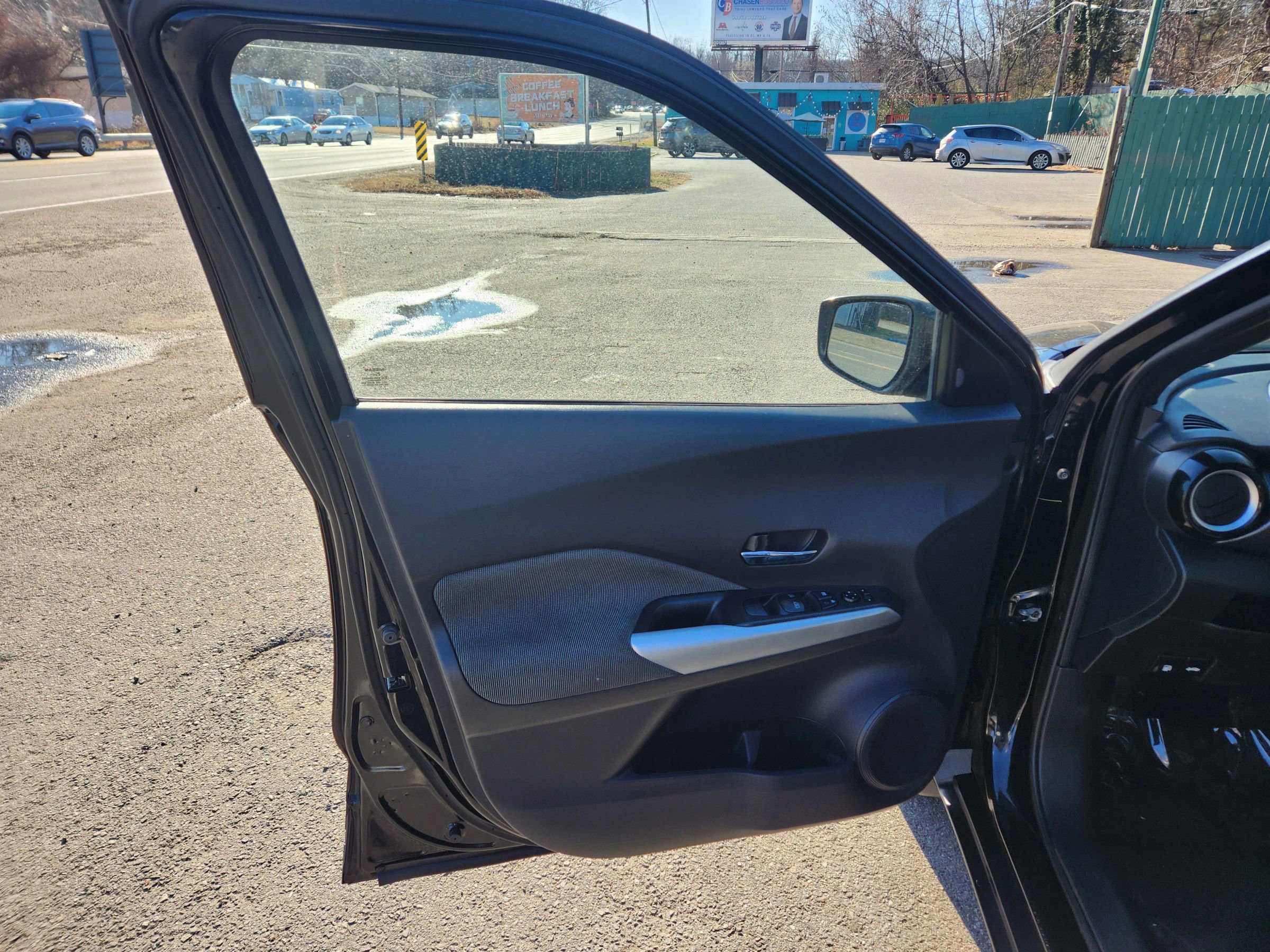 Used 2020 Nissan Kicks SV image 21