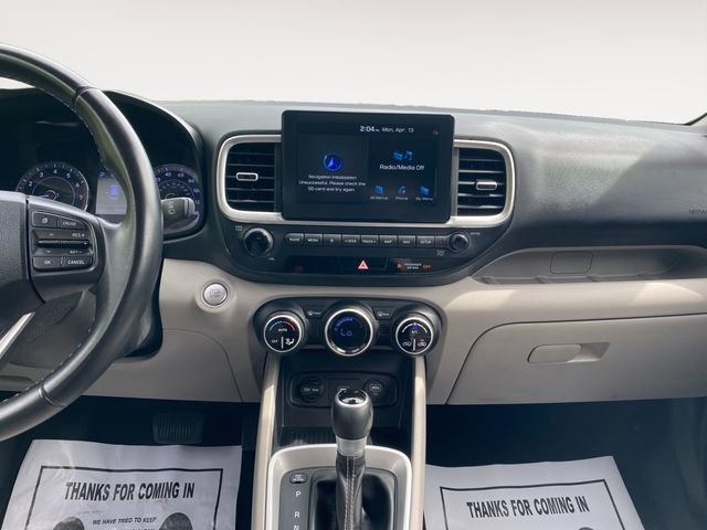 Used 2020 Hyundai Venue SEL w/ Convenience + Premium Package FWD image 11