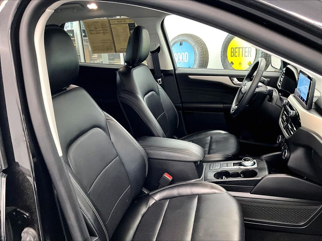 Used 2022 Ford Escape SEL w/ Technology Package AWD/4WD image 11